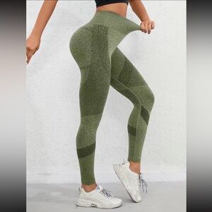 New, Quick Dry Athletic Leggings